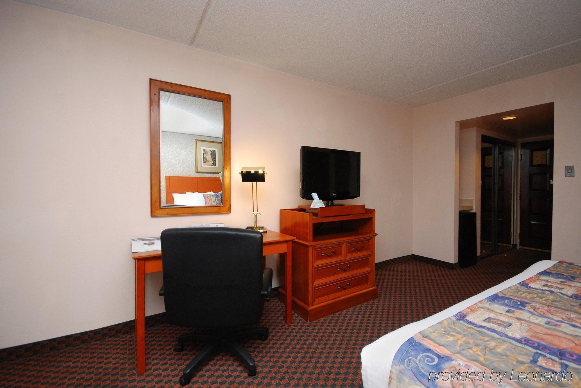 Quality Inn & Suites Austin North Стая снимка