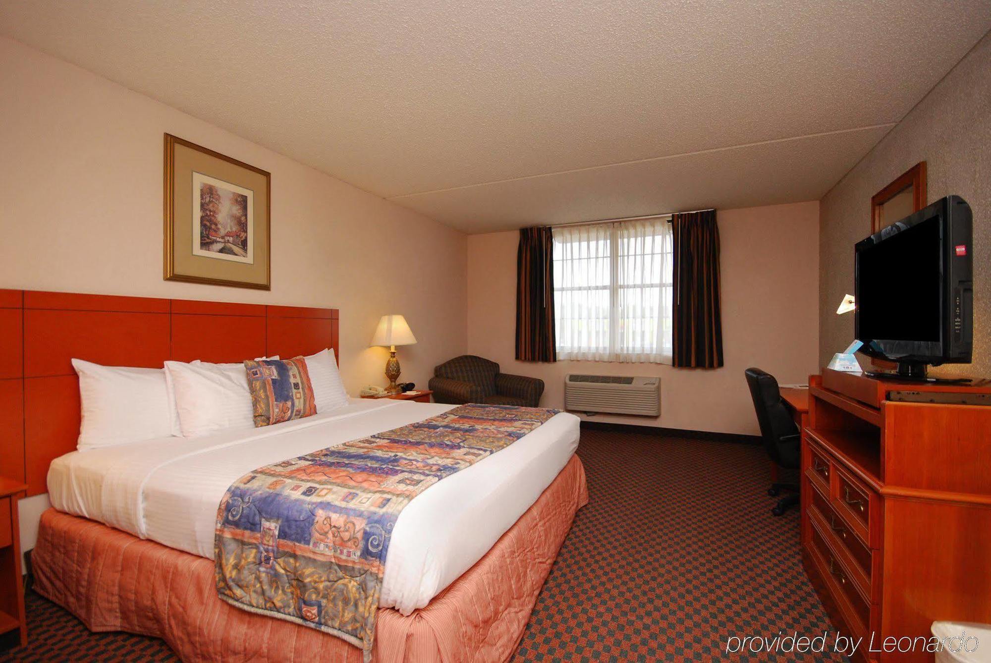 Quality Inn & Suites Austin North Стая снимка