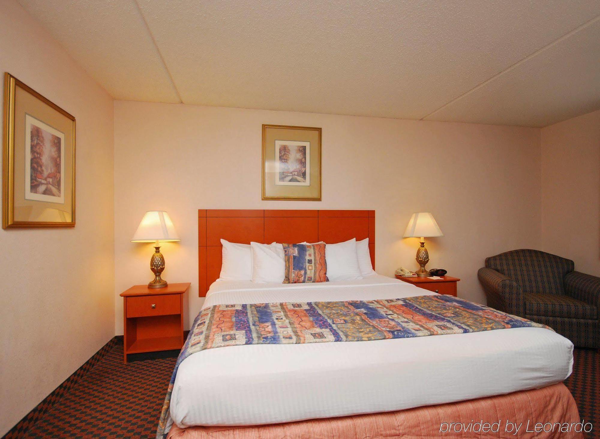 Quality Inn & Suites Austin North Стая снимка